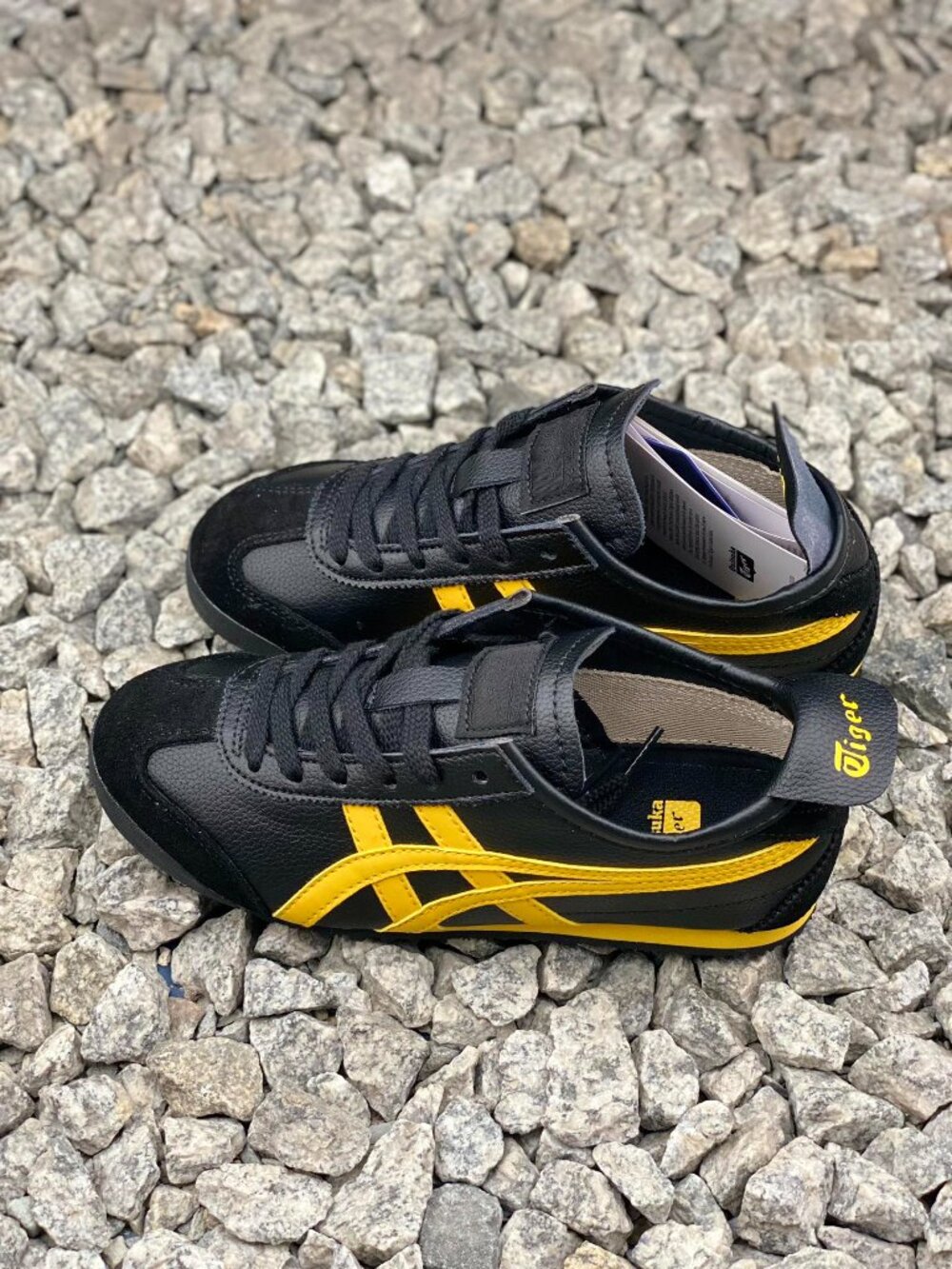 Onitsuka Tiger Mexico 66 Women’s Black Yellow Retro Sneakers - Picture 2 of 8